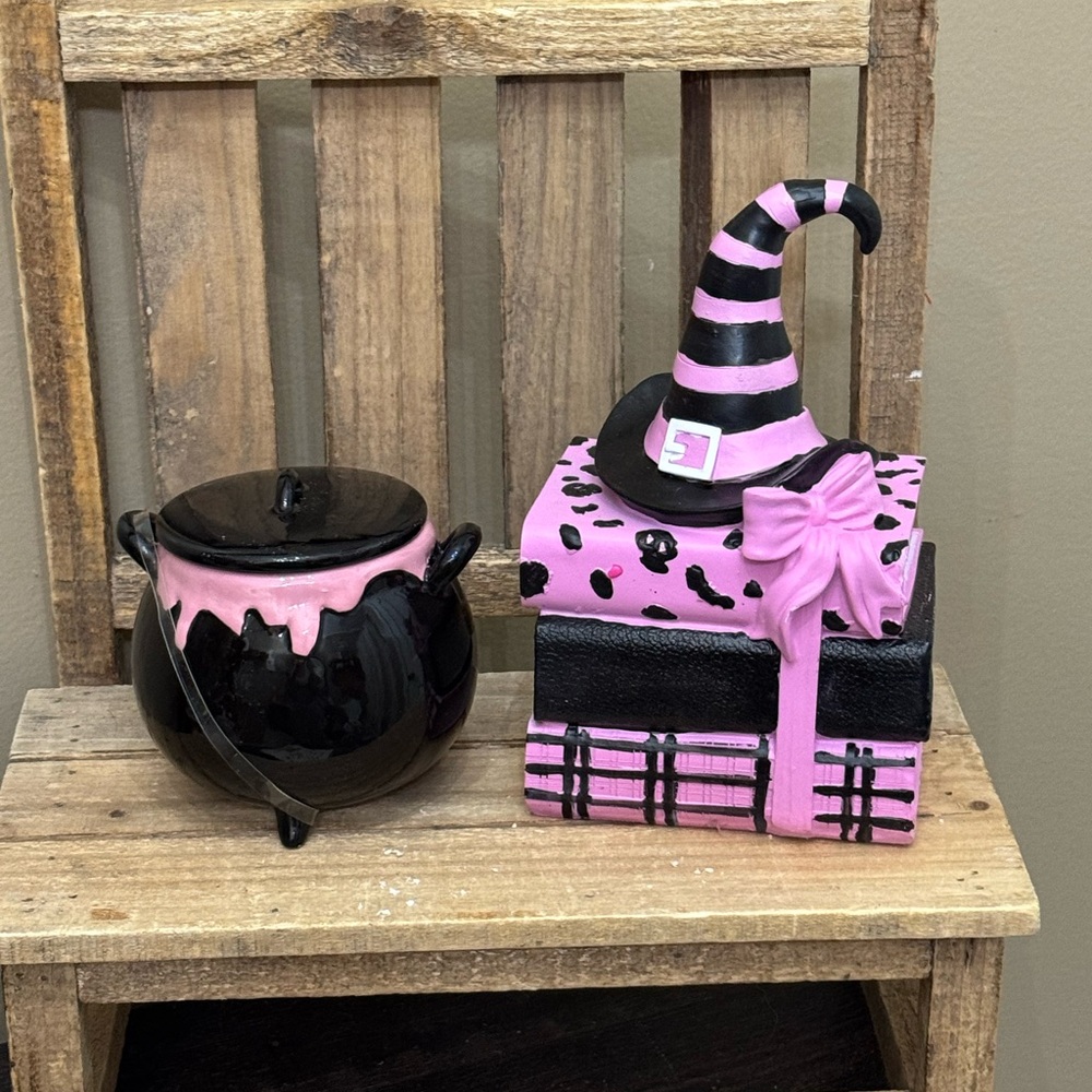 Pink Halloween decor